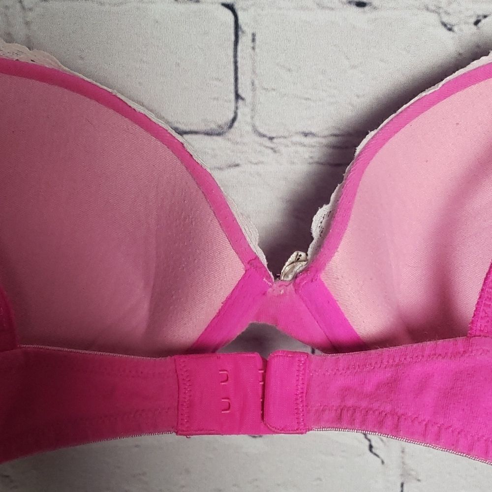 Victoria's Secret Pink Bra - Picture 5 of 9